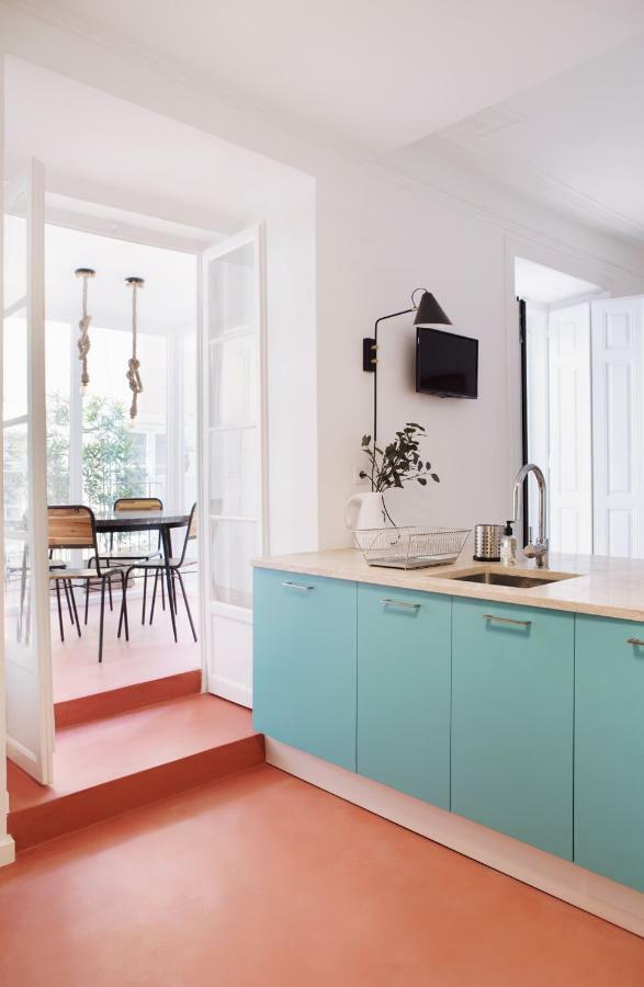 Renovated Charming Apartment With Terrace In Lapa Lisboa エクステリア 写真